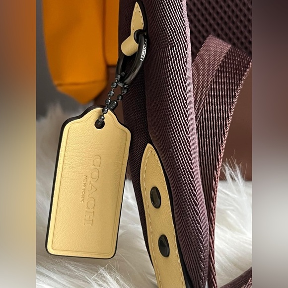 💰SOLD - C8480- Coach Hitch Backpack with Trompe L’oeil - Picture 8 of 13